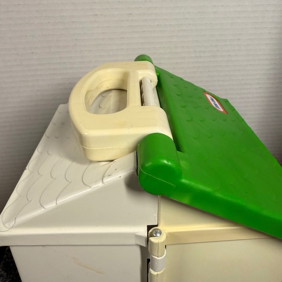 Little Tikes Vintage Fold Away Dollhouse Carry Case Playset w Figure Bed USA - Picture 10 of 16